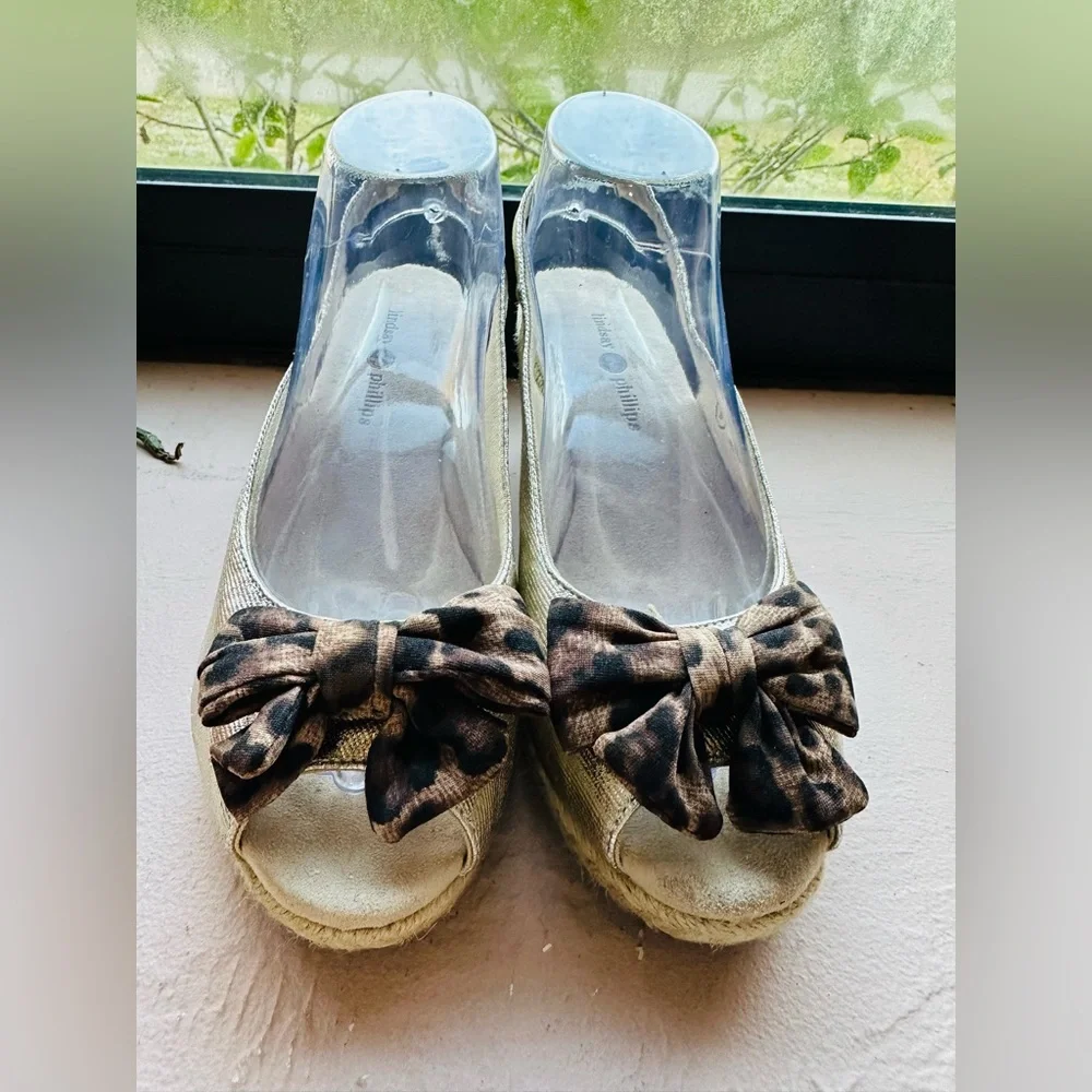 Lindsay Phillips Espadrille Wedge Gold Sandals leopard print bow Size 9